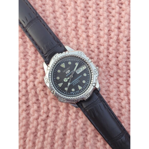 Vintage Seiko 5 Sports 7S36-0180 Automatic Watch | 37mm | Diver Classic Starfish - Picture 5 of 8